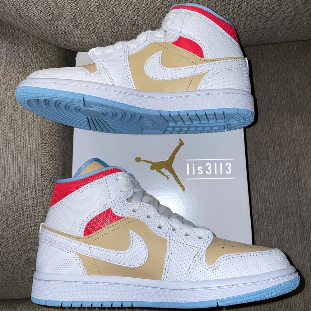 Air Jordn 1 Mid SE Sesame - Picture 3 of 9
